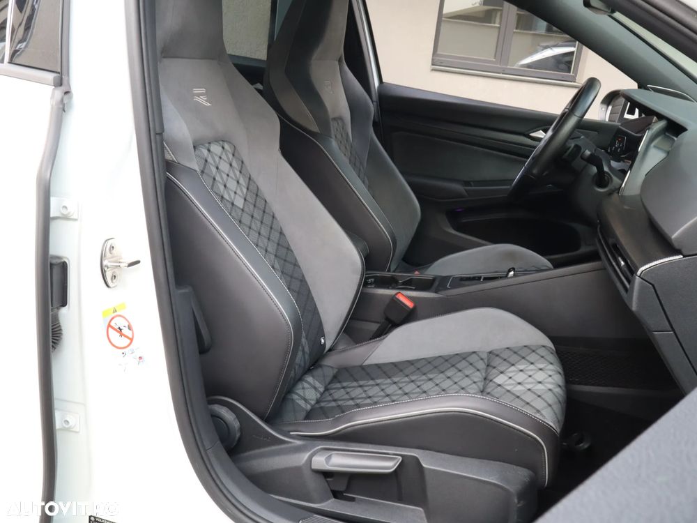 Volkswagen Golf 1.5 eTSI ACT DSG MHEV R-Line - 14