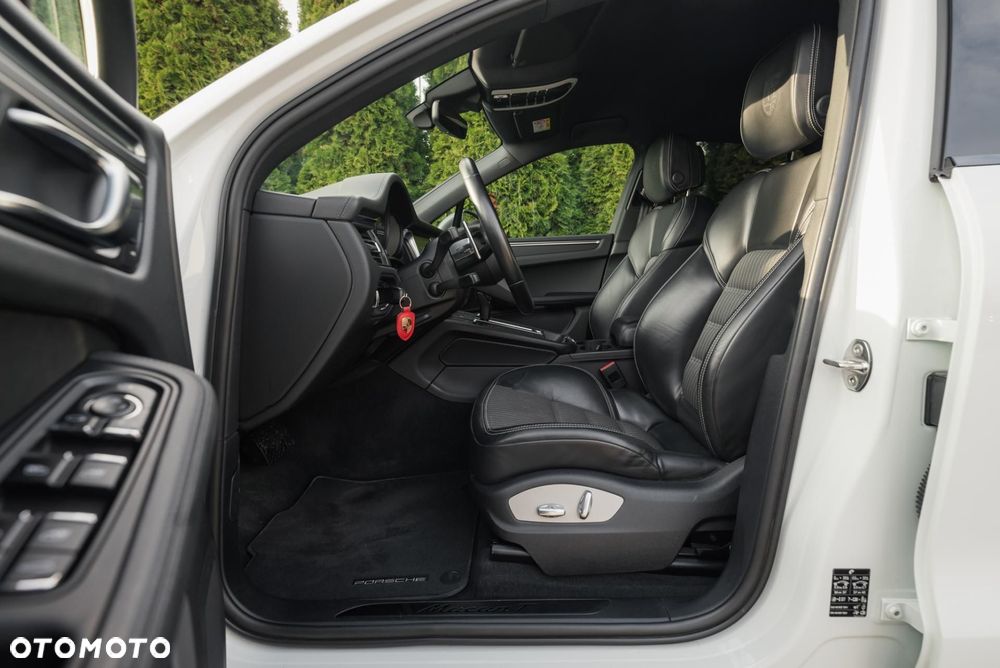 Porsche Macan T - 13