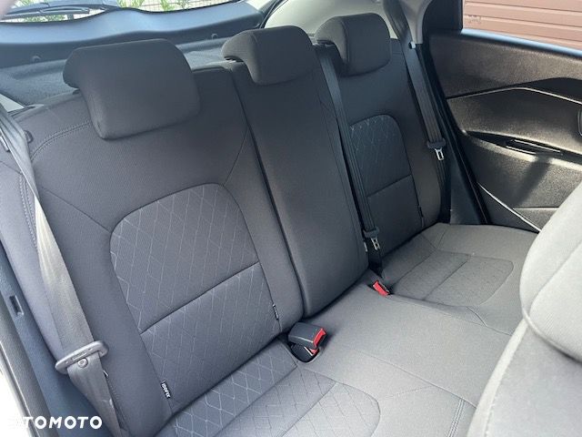 Kia Rio 1.2 Attract - 11