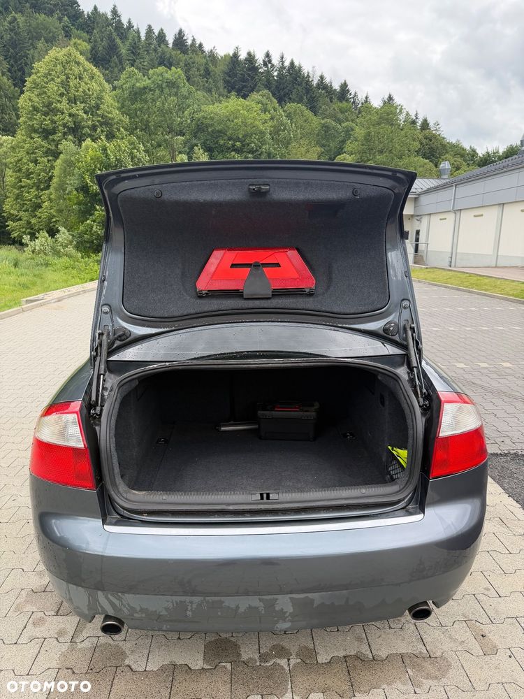 Audi A4 Limousine - 14