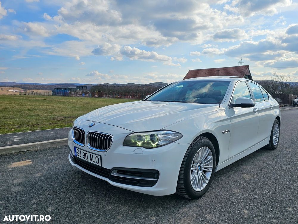 BMW Seria 5 520d Aut. Luxury Line - 2
