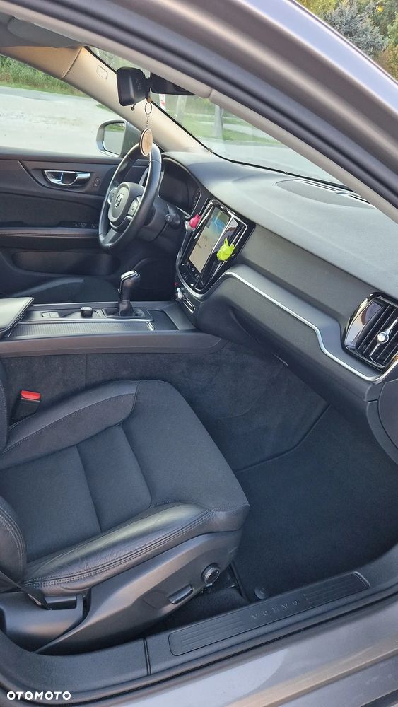 Volvo V60 D3 Momentum Pro - 12