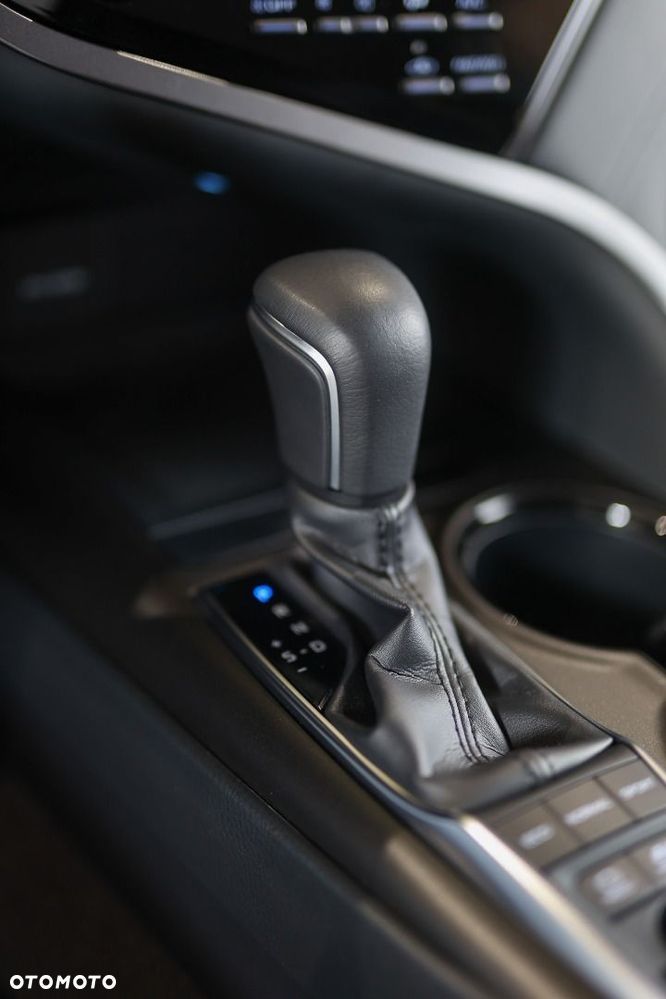 Toyota Camry - 27