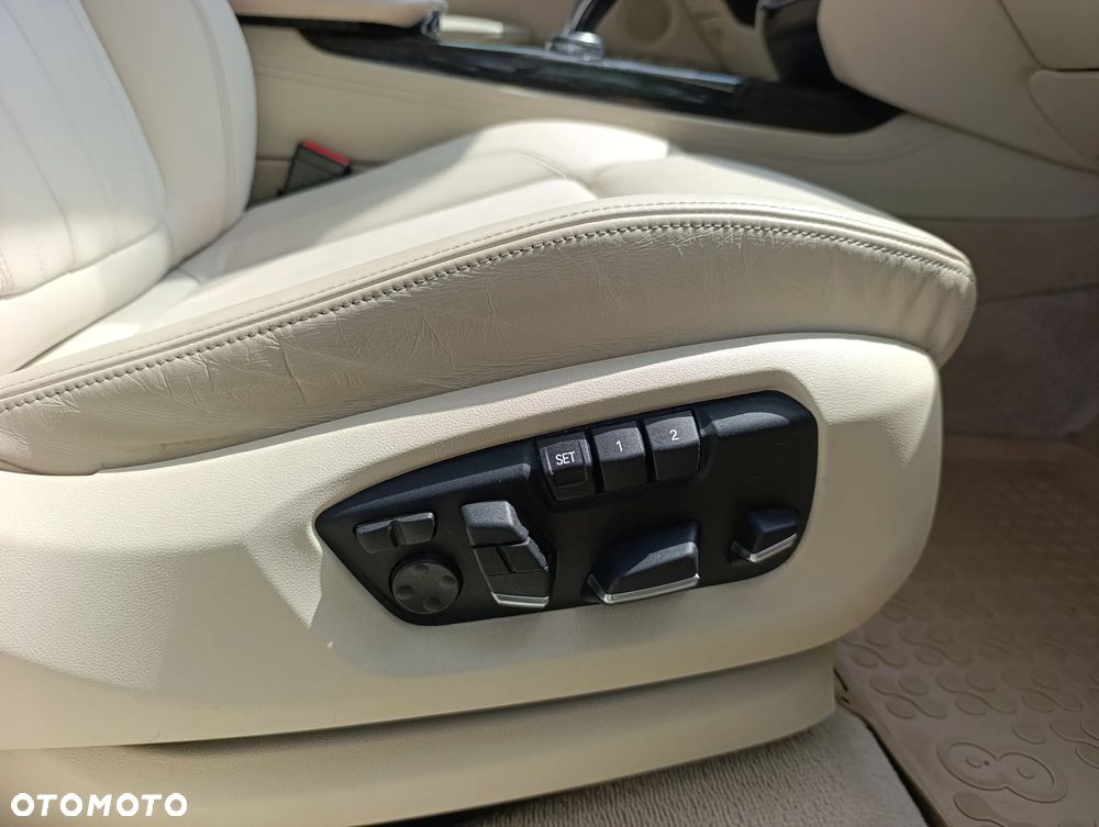 BMW X5 xDrive40d - 23