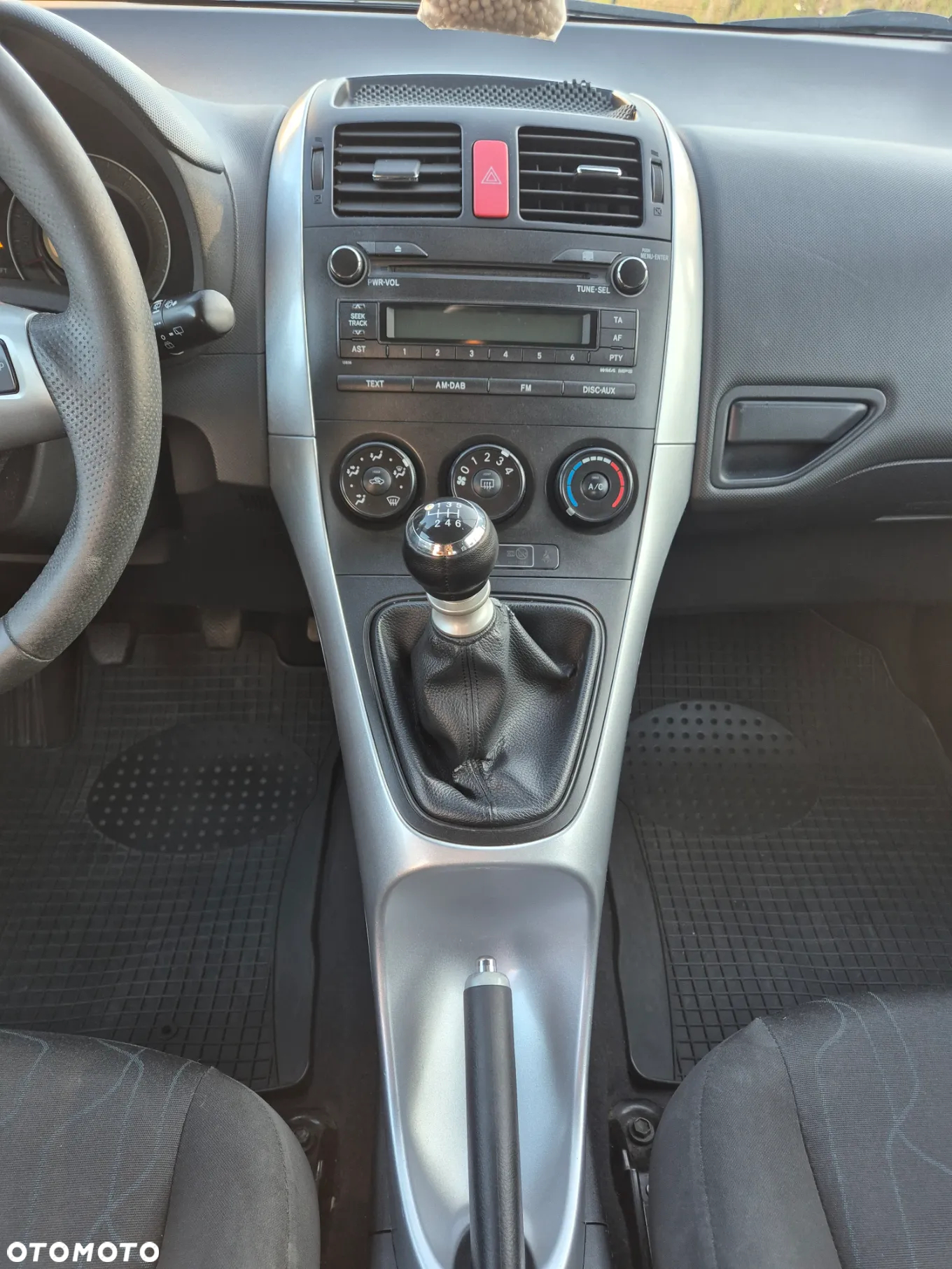 Toyota Auris 1.4 D-4D Active - 14