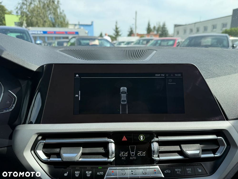 BMW Seria 3 318i - 17