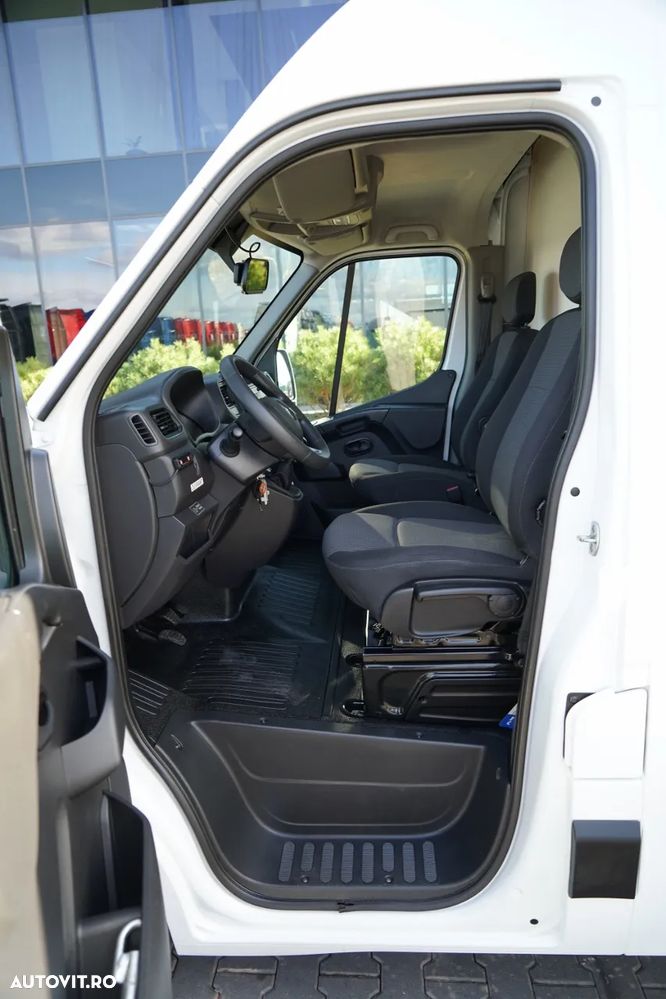 Renault MASTER / IZOTERMIC / CONTAINER / DHOLLANDIA LIFT / IMPORTAT - 24