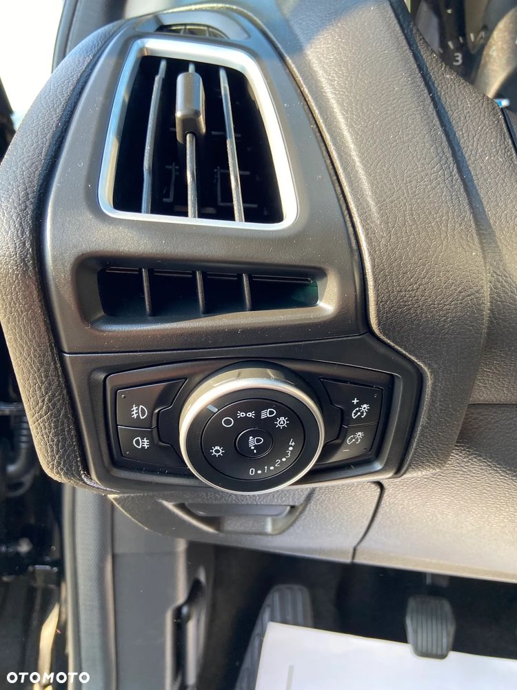 Ford Focus 1.0 EcoBoost Titanium - 22
