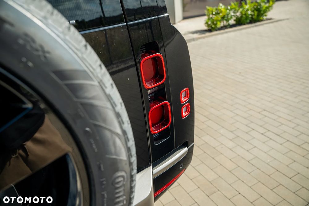 Land Rover Defender - 15