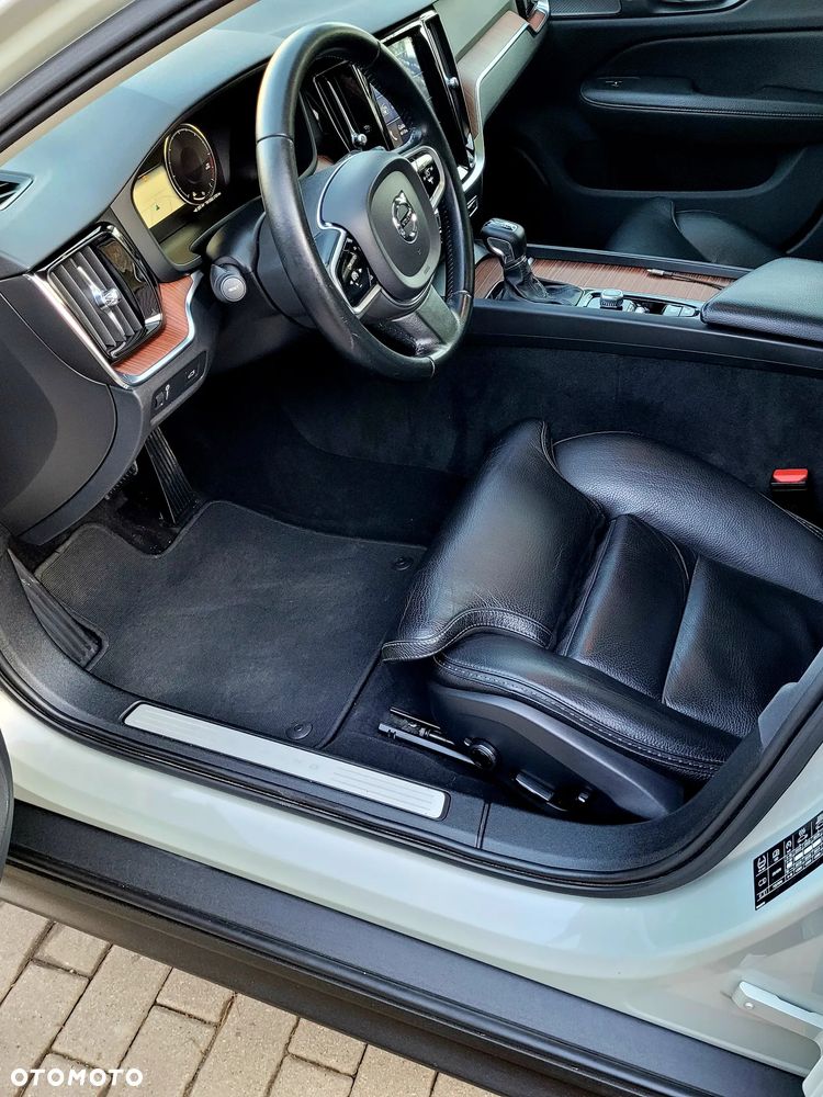 Volvo V60 Cross Country D4 AWD - 27