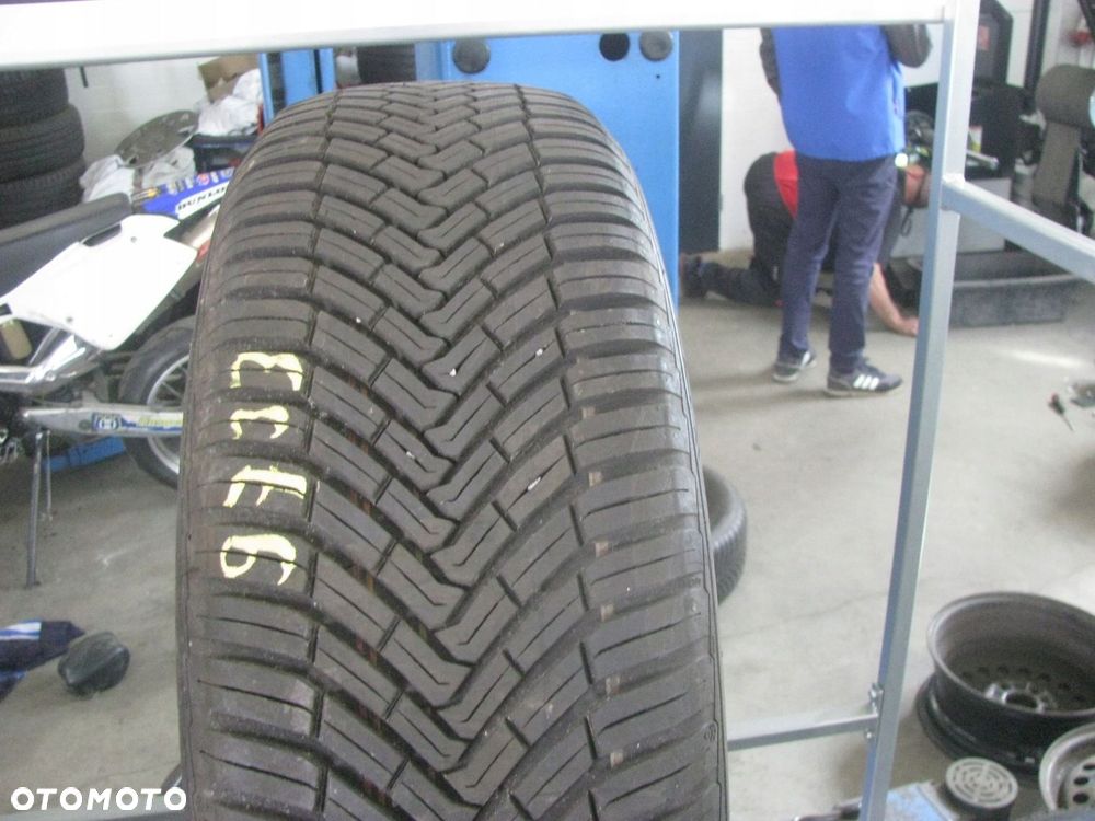 Opona całoroczna Continental AllSeasonContact 215/65R17 99 V - 1