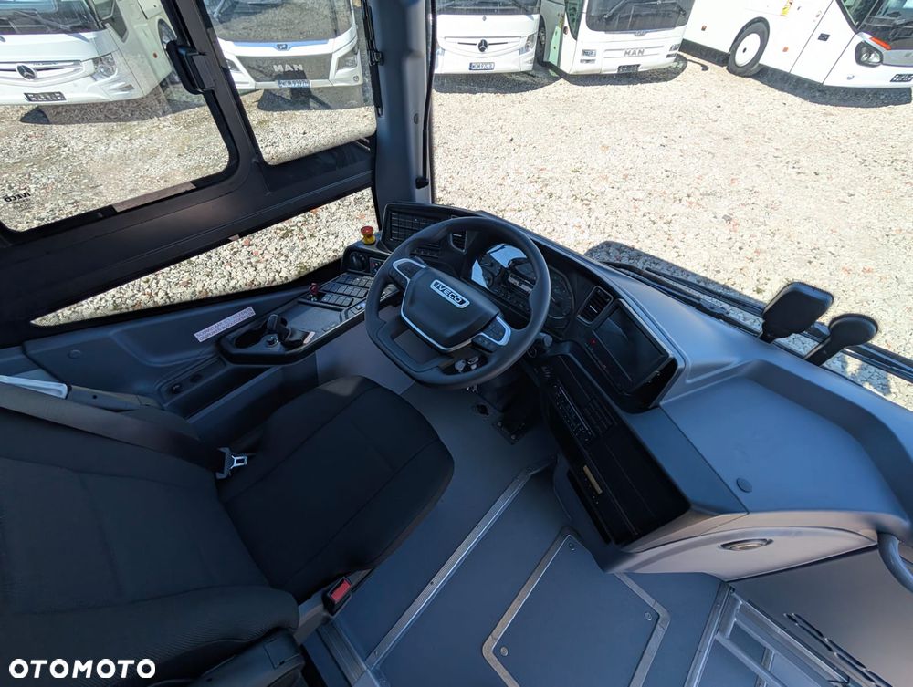 Iveco Crossway - 18