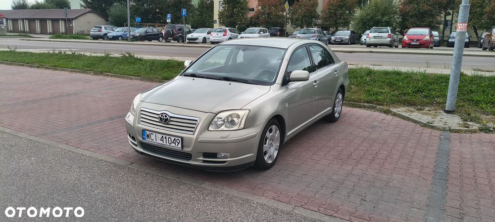 Toyota Avensis 1.8 VVT-i Sol - 1