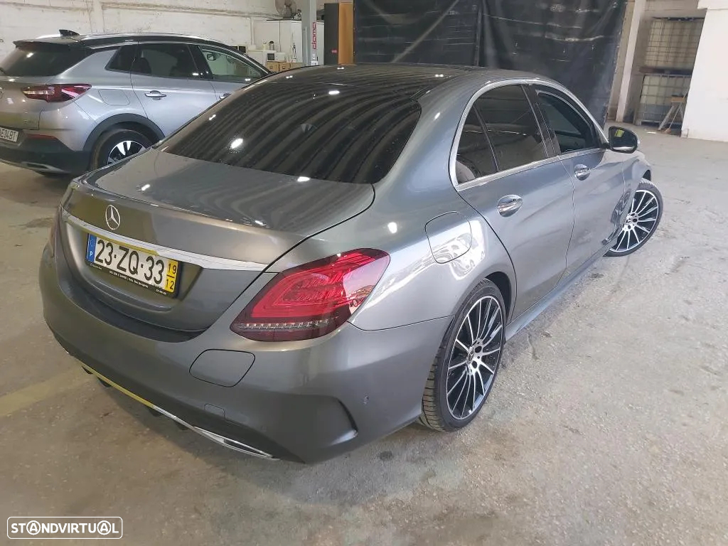 Mercedes-Benz C 300 de AMG Line - 3