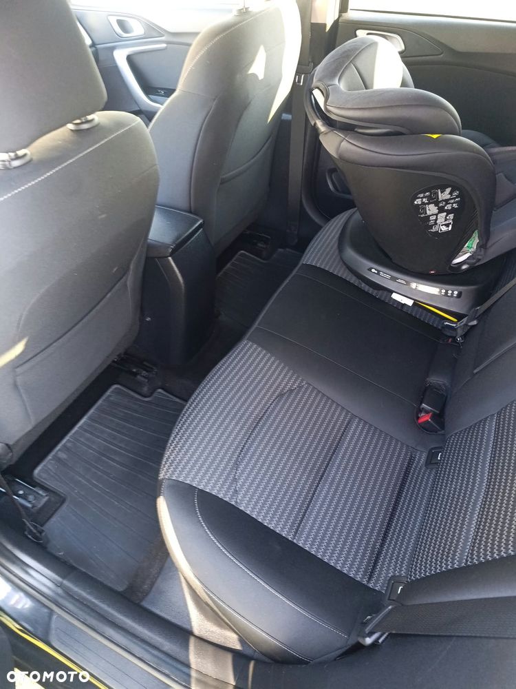 Kia Ceed - 23