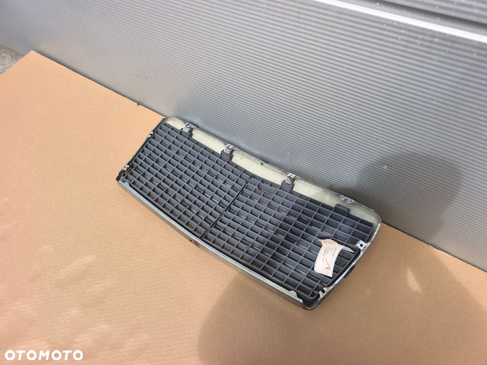 Grill atrapa Mercedes w124 e-klasa orginał 93r-97r - 5