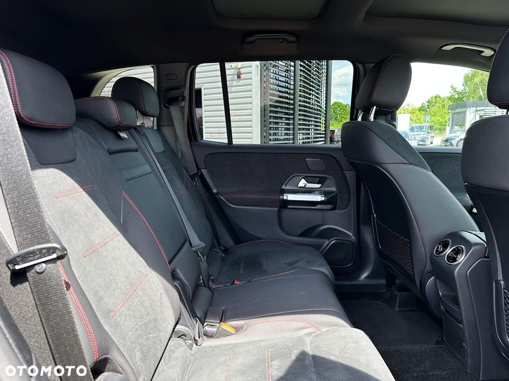 Mercedes-Benz GLB - 15