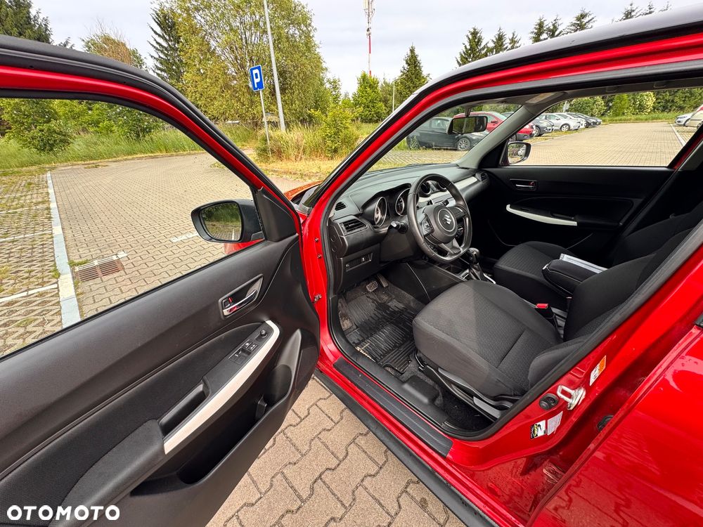 Suzuki Swift 1.2 Premium Plus CVT - 17
