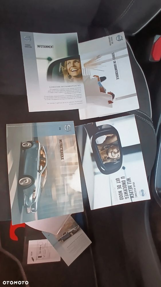 Volvo V40 D2 R-Design - 38