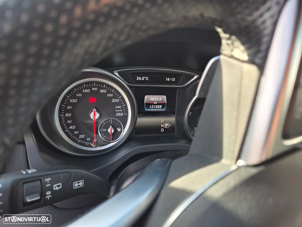 Mercedes-Benz CLA 220 d 7G-DCT AMG Line - 14