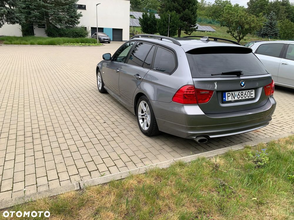 BMW Seria 3 318i - 11