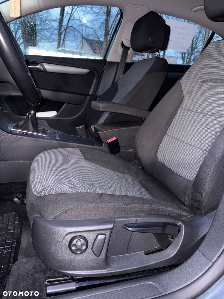 Volkswagen Passat 1.6 TDI DPF BlueMot Comfortline - 6