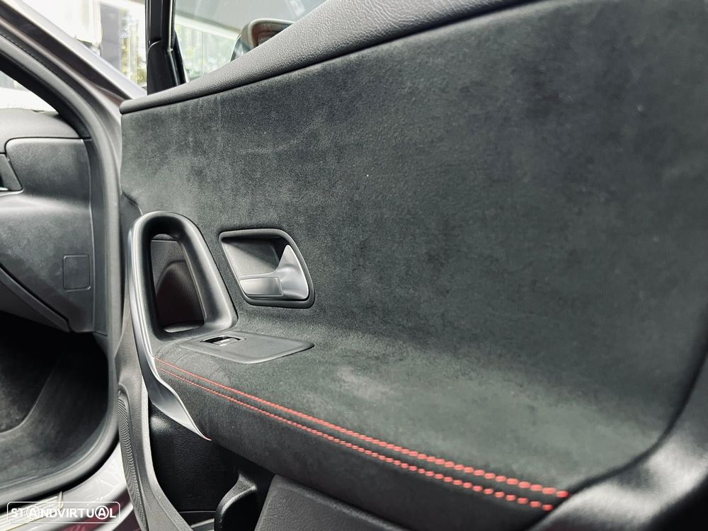 Mercedes-Benz A 250 - 39