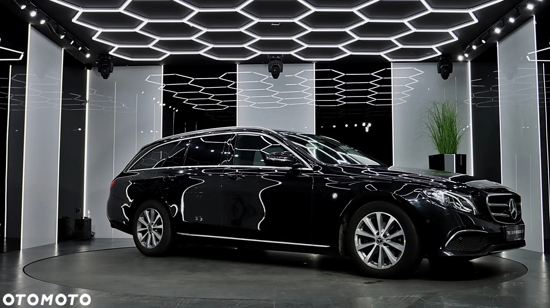 Mercedes-Benz Klasa E 220 d Business Edition 9G-TRONIC - 11