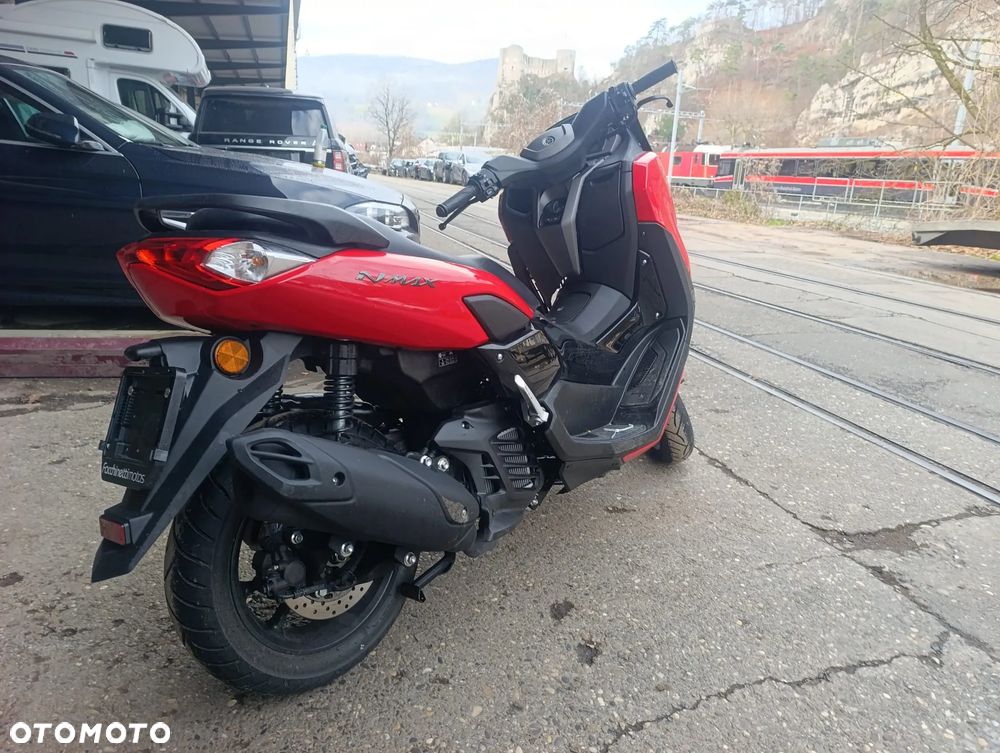 Yamaha NMAX - 12