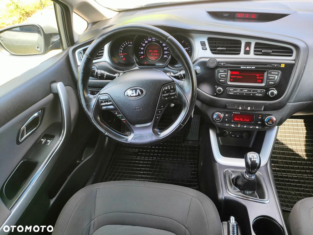Kia Ceed - 8