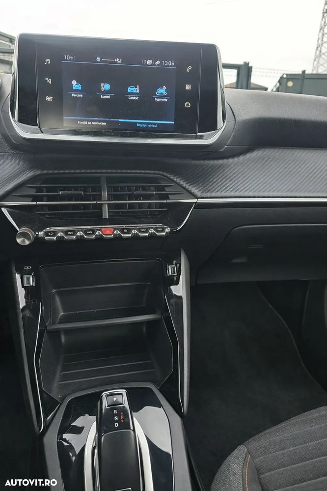 Peugeot 2008 1.2L PureTech 130 S&S EAT8 Allure - 10