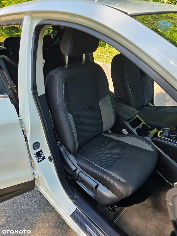 Nissan Qashqai 1.6 DCi Xtronic TEKNA - 22