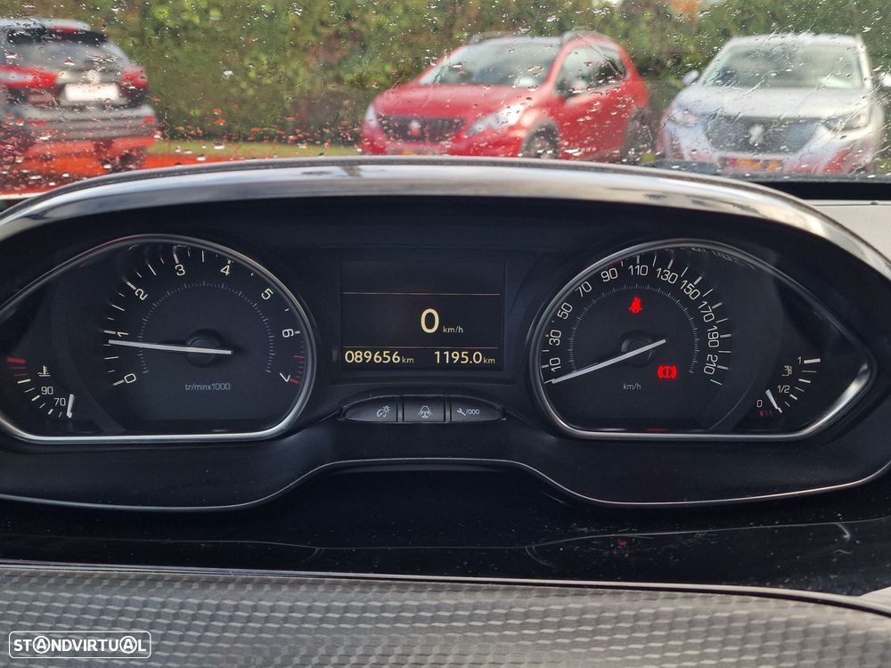 Peugeot 2008 1.2 PureTech Crossway - 25