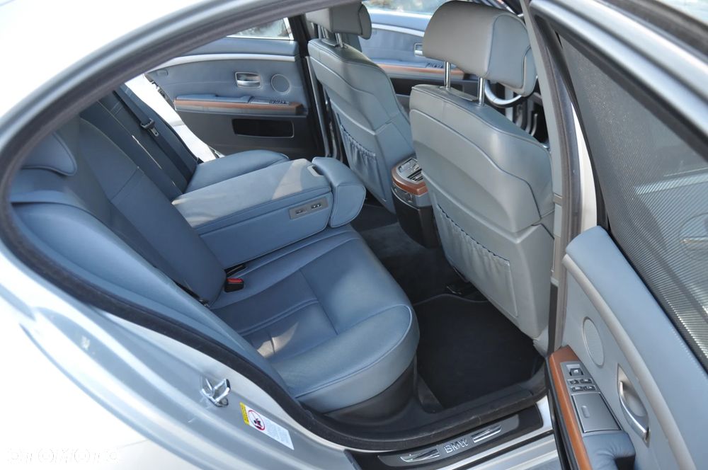 BMW Seria 7 740i - 21