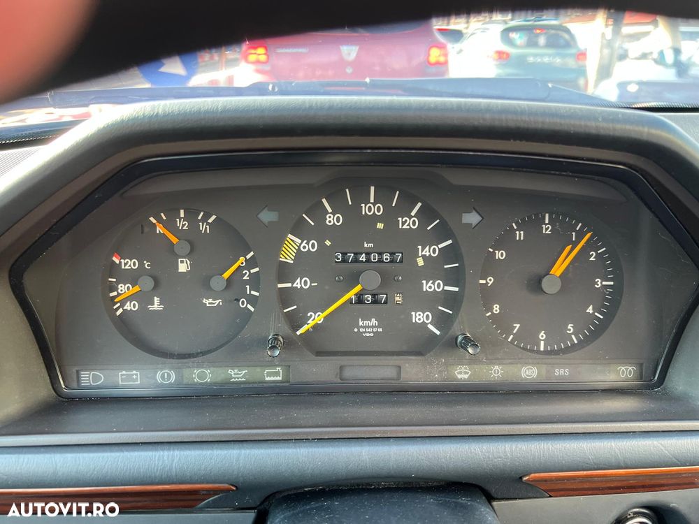 Mercedes-Benz W124 - 15