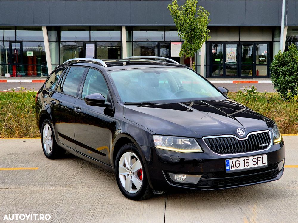 Skoda Octavia Combi 2.0 TDI RS - 1