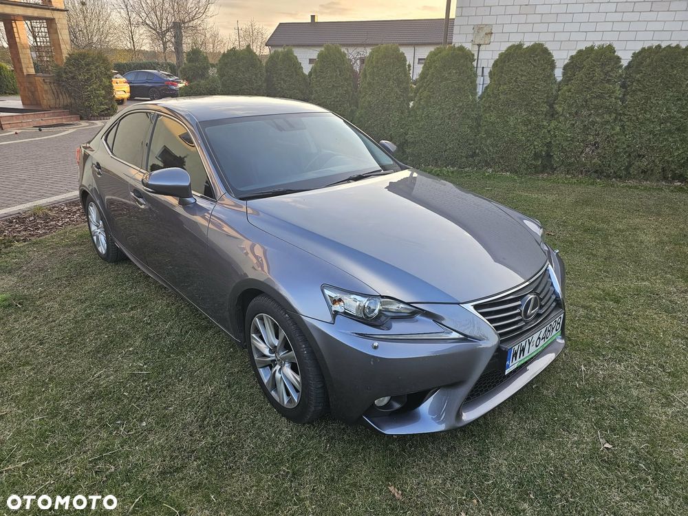 Lexus IS 300h Comfort - 4