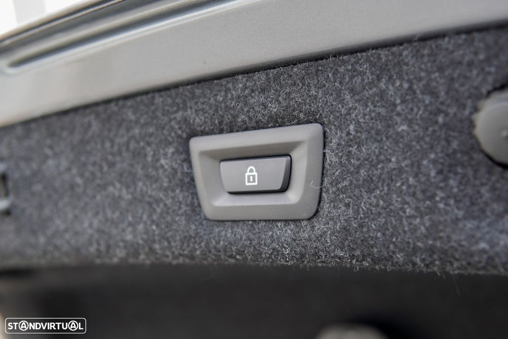 BMW 530 e Pack Desportivo M - 38