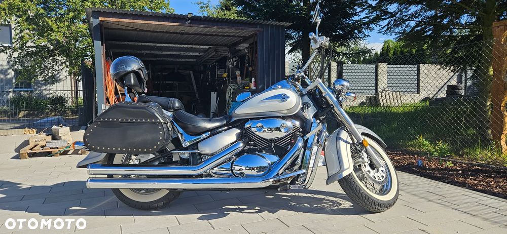 Suzuki Intruder - 1