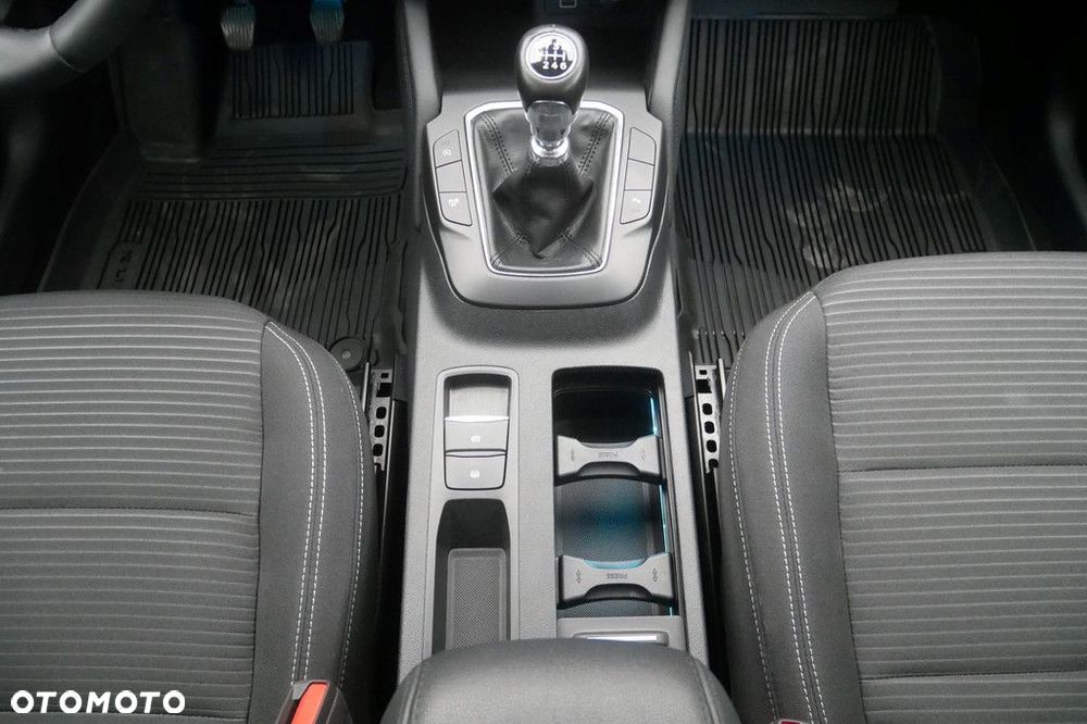 Ford Kuga - 11