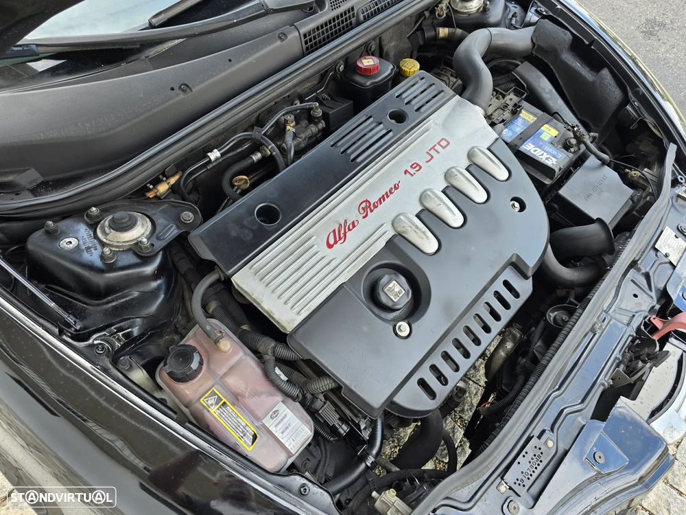 Alfa Romeo 147 1.9 JTD Plus - 40
