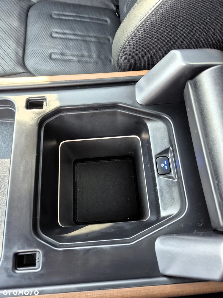 Land Rover Defender 3.0 P400 mHEV X - 22