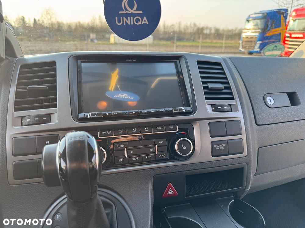 Volkswagen Caravelle - 16