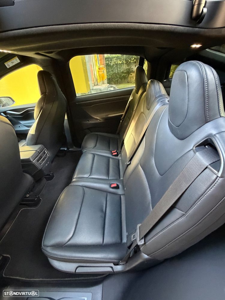 Tesla Model X - 49