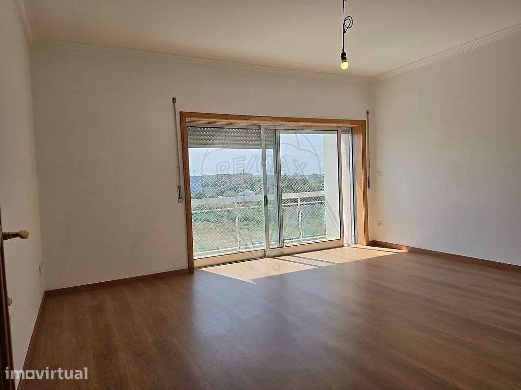 Apartamento T1 para arrendamento - Grande imagem: 3/32