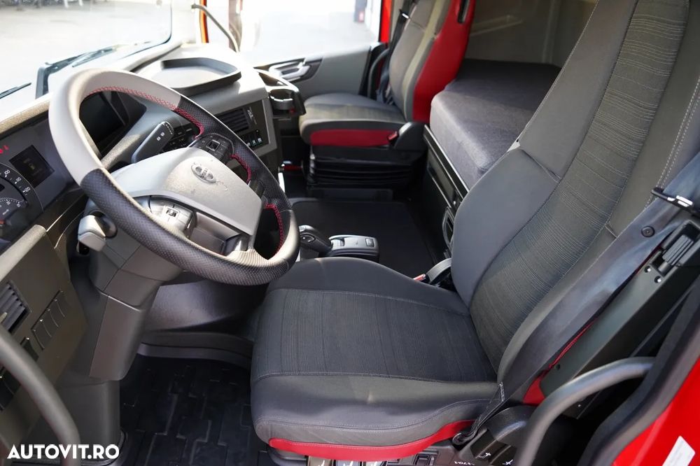 Volvo FH 500 / CORTINĂ / 6x2 / ACOPERIȘ RIDICAT / AER CONDIȚIONAT PARCARE / PUNTE RELAXABILĂ / CONTRACT DE SERVICE GOLD - 26