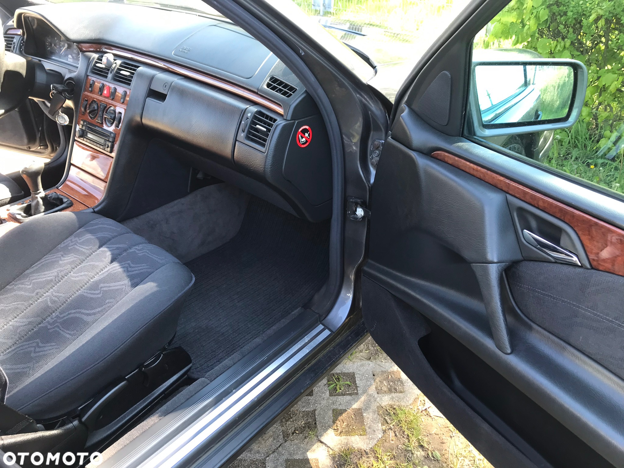 Mercedes-Benz Klasa E 200 Classic - 10