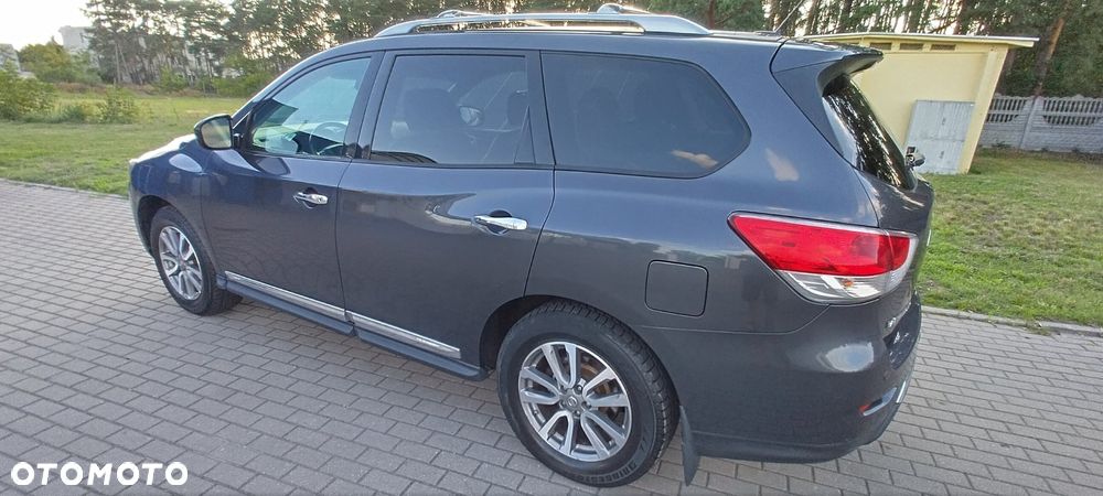 Nissan Pathfinder 3.0 D V6 LE EU5 - 5
