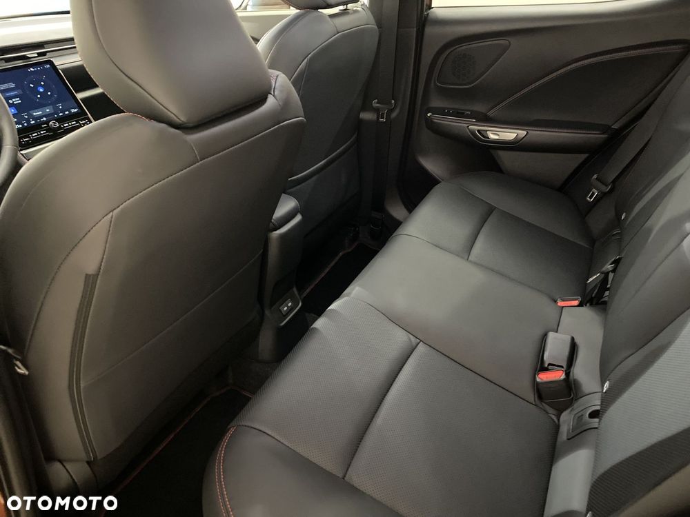 Lexus LBX 1.5 Hybrid Emotion - 13