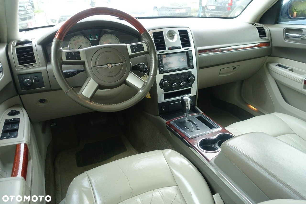 Chrysler 300C - 17